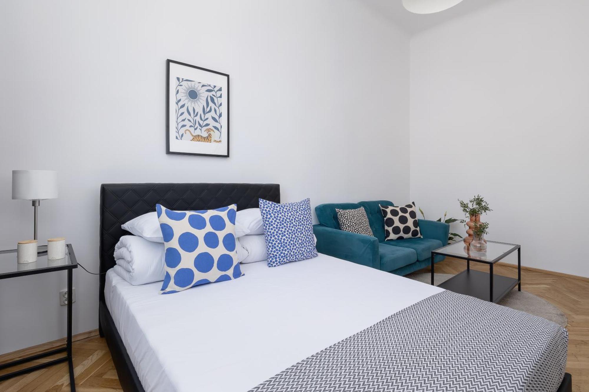 1-Bedroom Apartment - 65 Dluga Street كراكوفيا المظهر الخارجي الصورة